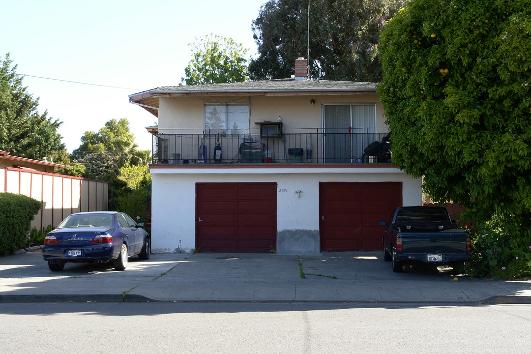 2731 Blenheim Ave in Redwood City, CA - Building Photo