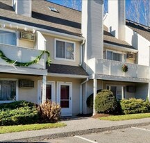 267 Willow Springs in New Milford, CT - Building Photo