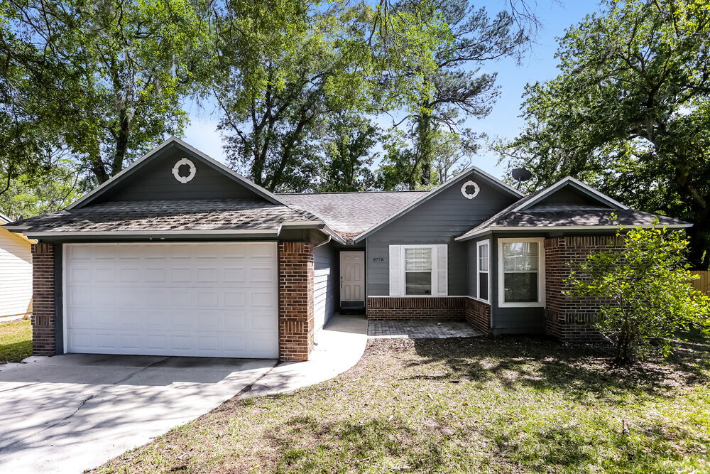 8778 Hammond Forest Dr in Jacksonville, FL - Building Photo