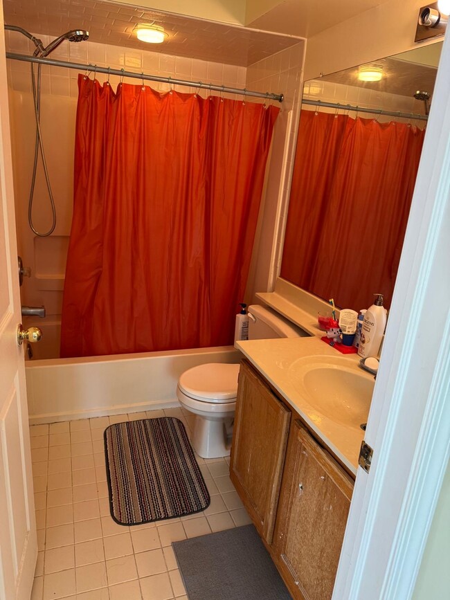 1138 Waterford Dr in Edison, NJ - Building Photo - Building Photo