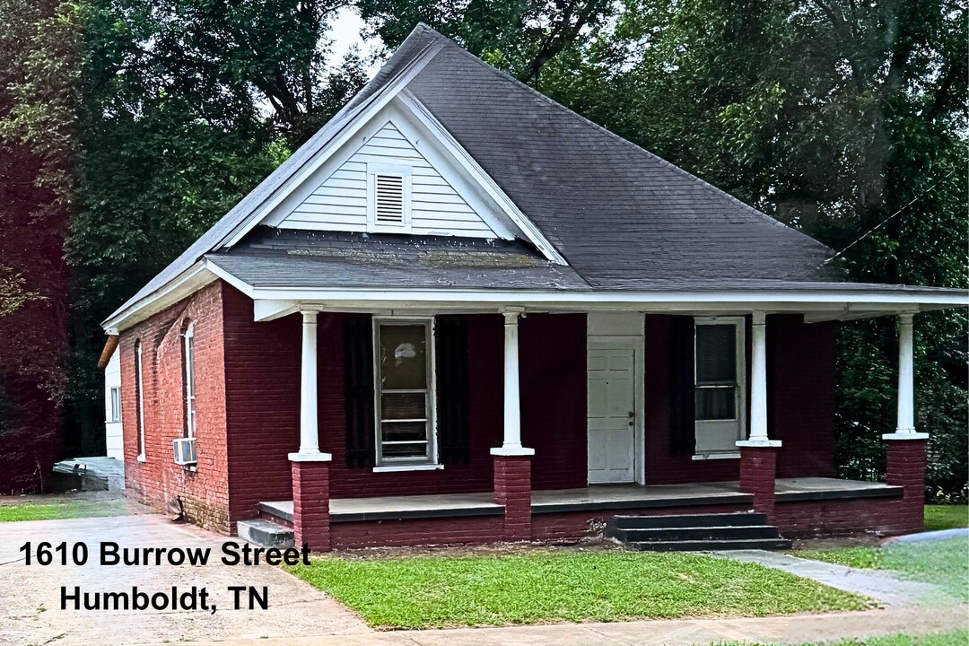 1610 Burrow St in Humboldt, TN - Building Photo