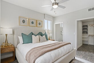 Heritage Deer Valley in Phoenix, AZ - Foto de edificio - Building Photo