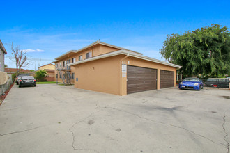 8939 Virginia Ave in South Gate, CA - Building Photo - Building Photo