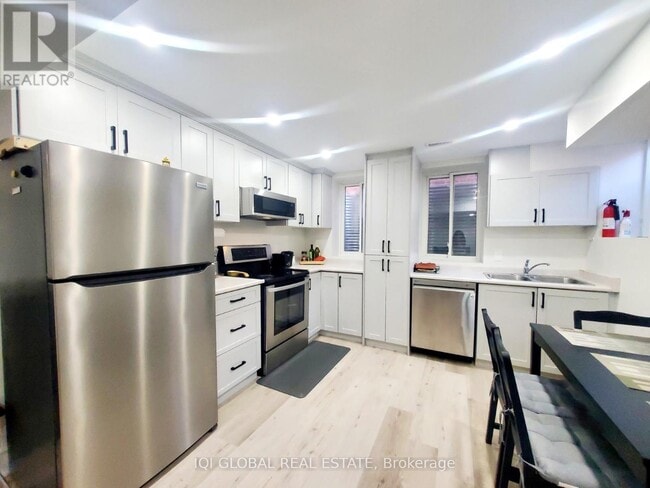 property at 1332 Basswood Cres