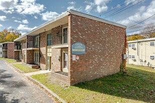 Vassar Garden Apartments in Poughkeepsie, NY - Building Photo