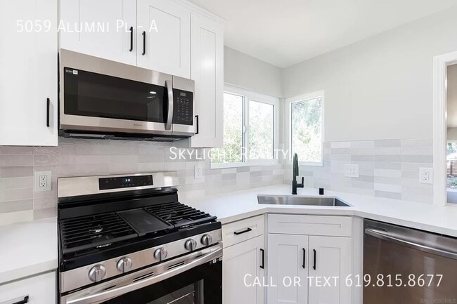 5059 Alumni Pl in San Diego, CA - Building Photo - Building Photo