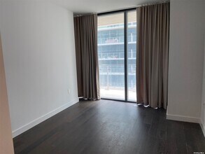 131-03 40th Rd-Unit -16T in Queens, NY - Building Photo - Building Photo