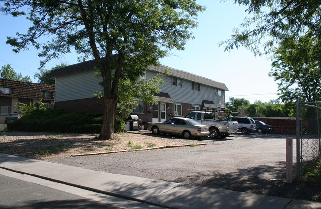 7340 Tennyson St in Westminster, CO - Foto de edificio - Building Photo