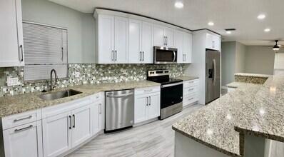 627 Alligator Dr in Venice, FL - Building Photo - Building Photo