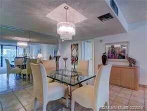 16400 Golf Club Rd-Unit -303 in Weston, FL - Foto de edificio - Building Photo