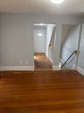 1148 Bennington St, Unit 1 in Boston, MA - Foto de edificio - Building Photo