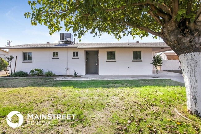 3251 E Hillery Dr in Phoenix, AZ - Building Photo - Building Photo