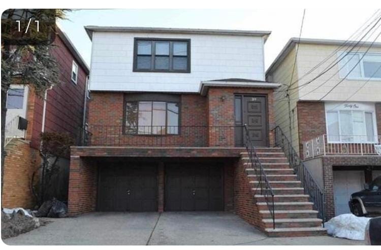 39 E 51st St in Bayonne, NJ - Building Photo
