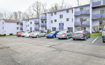 Hillcrest Apartments in Pittsburgh, PA - Building Photo - Building Photo