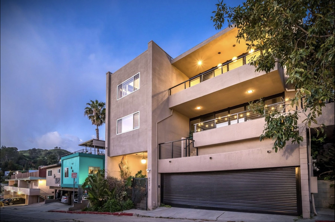 6821 Whitley Terrace in Los Angeles, CA - Building Photo