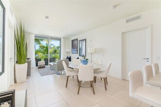 401 N Birch Rd, Unit 502 in Fort Lauderdale, FL - Foto de edificio - Building Photo
