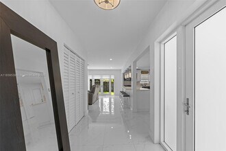 9720 Bel Aire Dr in Cutler Bay, FL - Building Photo - Building Photo