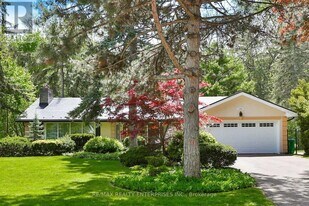 1364 Avonbridge Dr in Mississauga, ON - Building Photo