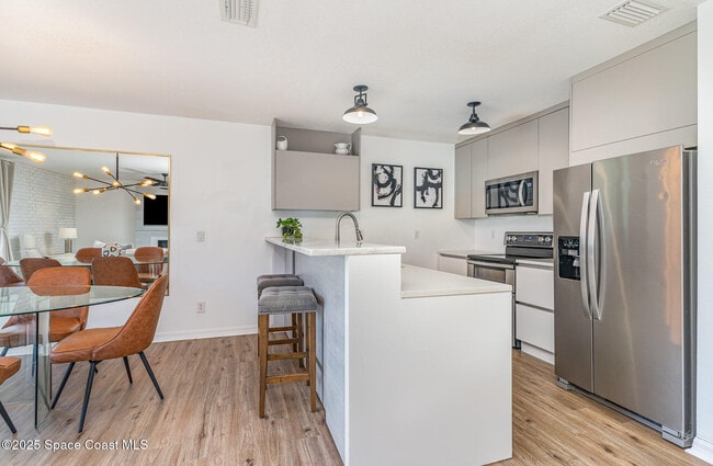 20 Anchor Dr in Indian Harbour Beach, FL - Building Photo - Building Photo