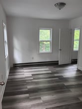 400 N Woodstock Rd in Southbridge, MA - Building Photo - Building Photo