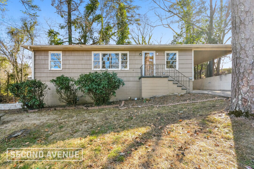 9725 Red Ln Dr in Birmingham, AL - Building Photo