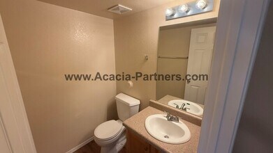4242 E Monte Vista Dr in Tucson, AZ - Foto de edificio - Building Photo