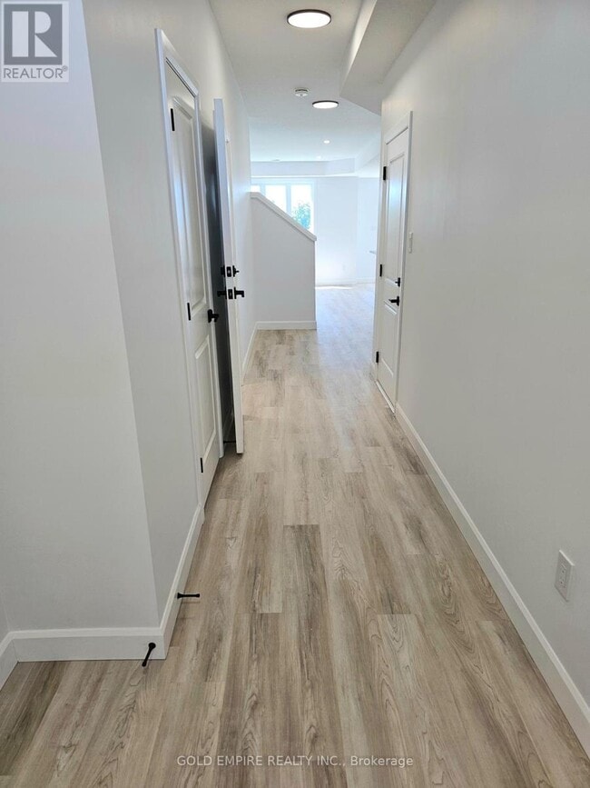 1151 Hobbs Dr in London, ON - Building Photo - Building Photo