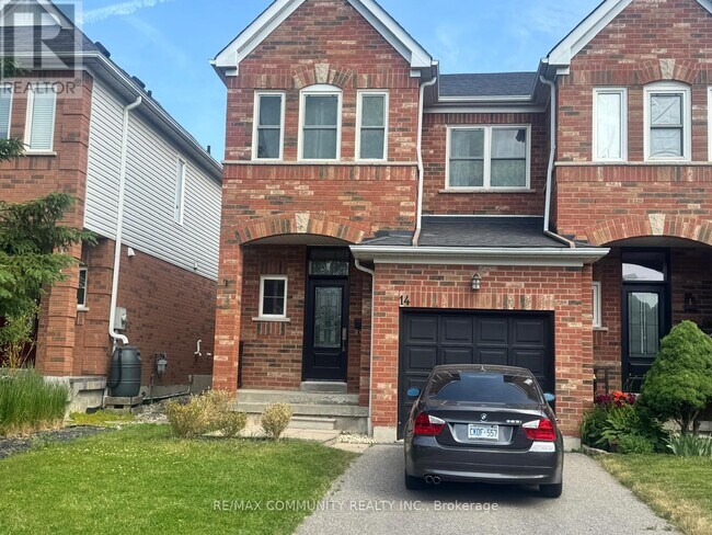 14 Blacksmith Ln in Whitby, ON - Building Photo - Building Photo