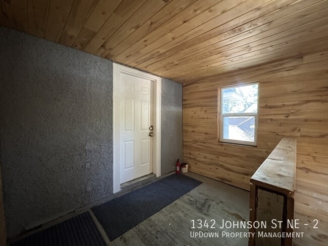 1342 Johnson St NE in Minneapolis, MN - Building Photo - Building Photo