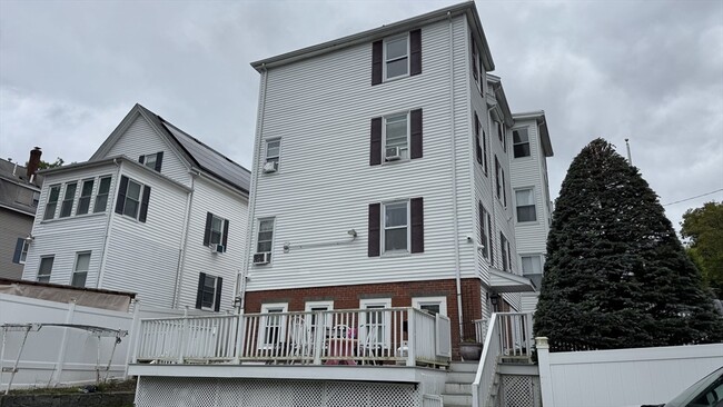 4 Milton St in Lynn, MA - Building Photo - Building Photo