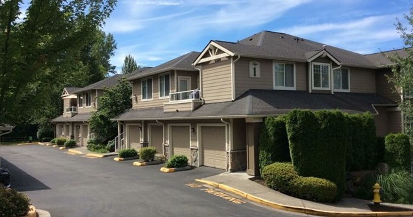 3500 E Lake Sammamish Pkwy SE in Sammamish, WA - Building Photo