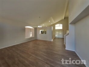 3816 Crema Ct in Las Vegas, NV - Foto de edificio - Building Photo