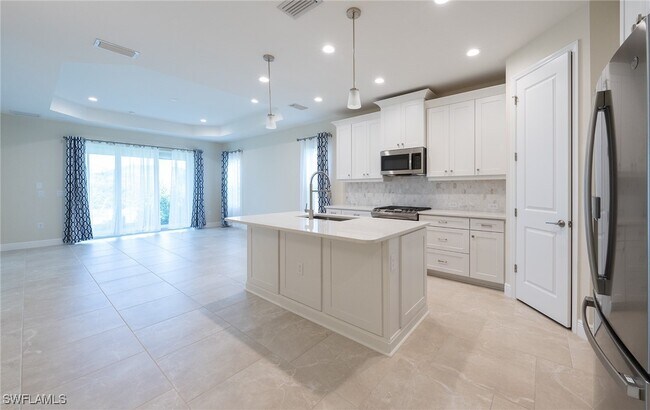 4596 Centaurus Cir in Naples, FL - Building Photo - Building Photo