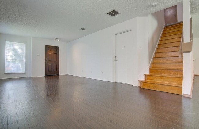 8710 Piney Creek Bend in Austin, TX - Building Photo - Building Photo