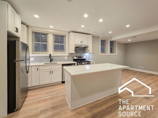 property at 4839 N Wolcott Ave