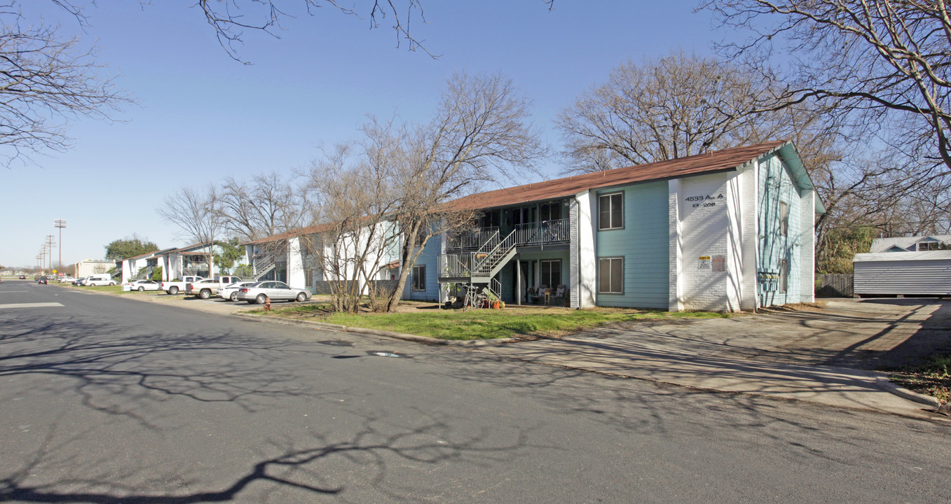 Tia Rose Park Apartments - 4533 Avenue A in Austin, TX - Foto de edificio