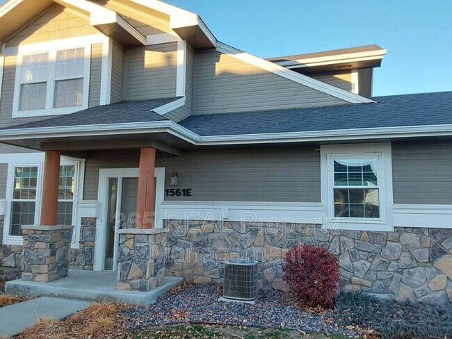 1561 Pelican Lakes Point in Windsor, CO - Building Photo - Building Photo