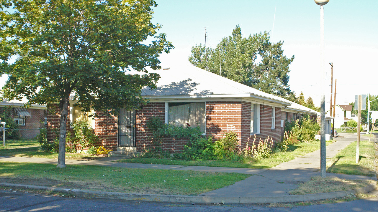 113 S Naches Ave in Yakima, WA - Foto de edificio