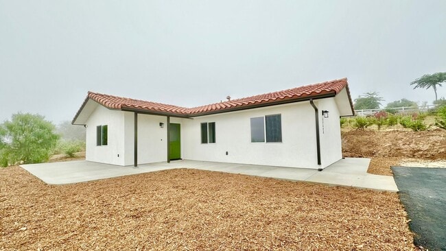 5249 Olive Hill Rd in Fallbrook, CA - Building Photo - Building Photo