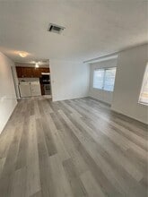 2466 Lincoln St-Unit -A in Hollywood, FL - Building Photo - Building Photo