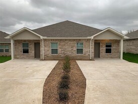 2309 N Hickory St in Sherman, TX - Building Photo