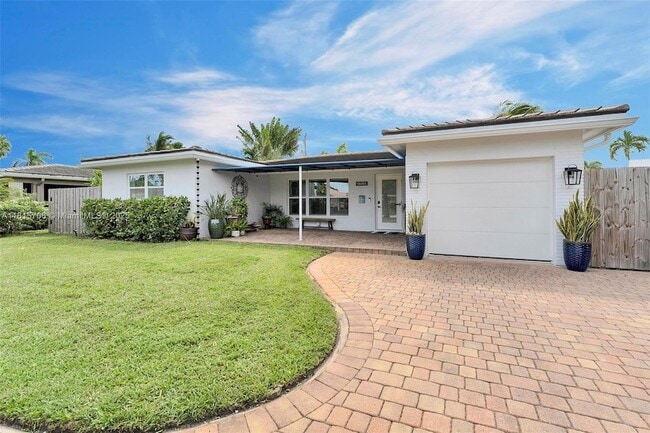 4421 NE 16th Ave in Oakland Park, FL - Building Photo - Building Photo