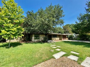 6202 Wynona Ave in Austin, TX - Building Photo - Building Photo