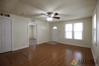 321 Kearney St-Unit -321 in Manhattan, KS - Building Photo - Building Photo