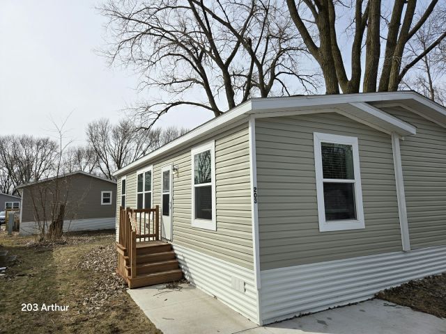 203 Arthur Dr in Mankato, MN - Building Photo - Building Photo