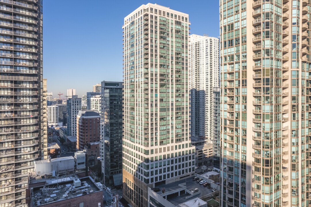 2 East Erie in Chicago, IL - Building Photo