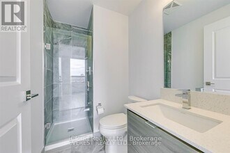 30 Elm Dr W in Mississauga, ON - Building Photo - Building Photo