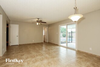 11202 N 38th Ave in Phoenix, AZ - Building Photo - Building Photo