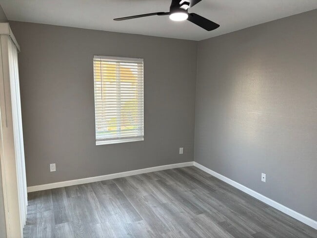 16971 Hoskins, 3 in Huntington Beach, CA - Foto de edificio - Building Photo