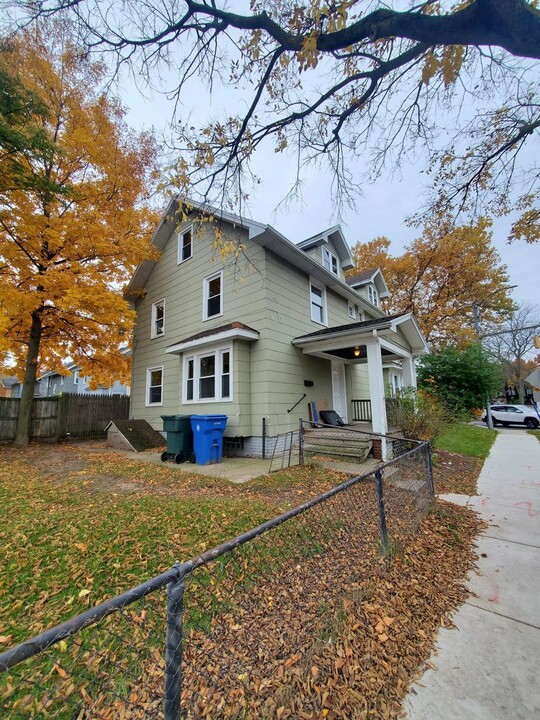 4 Wyand Crescent in Rochester, NY - Building Photo